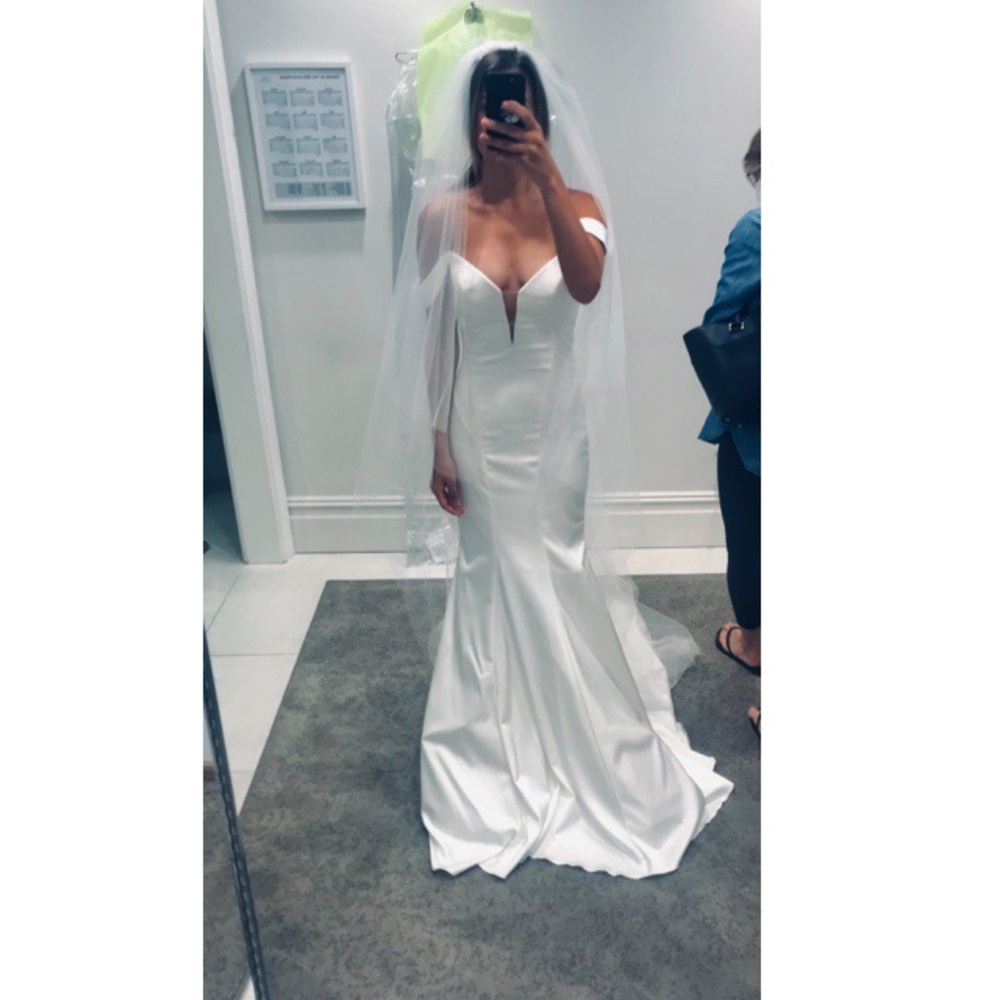 Pnina Tornai wedding gown